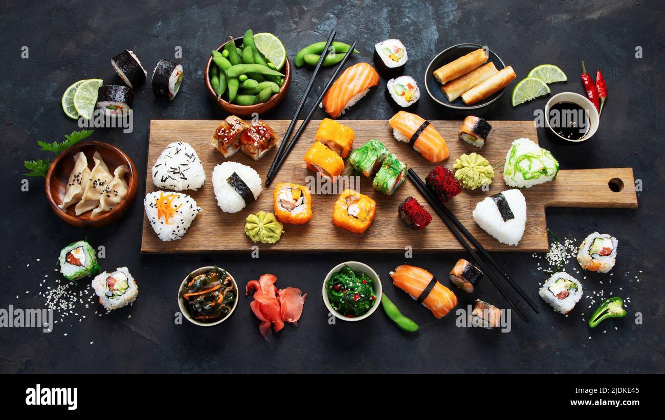 Gamberi e antipasti di salmone immagini e fotografie stock ad alta  risoluzione - Alamy