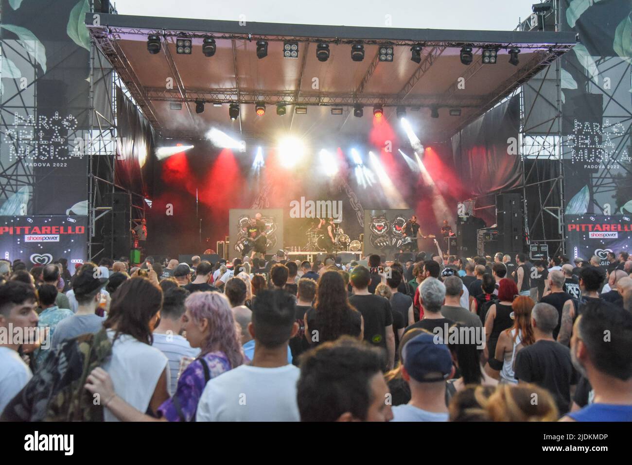 Padova, Italia. 21st giugno 2022. Fronte agnostico durante i Rumjack e fronte agnostico apertura Bad Religion, Concerto di Musica a Padova, Italia, Giugno 21 2022 Credit: Independent Photo Agency/Alamy Live News Foto Stock