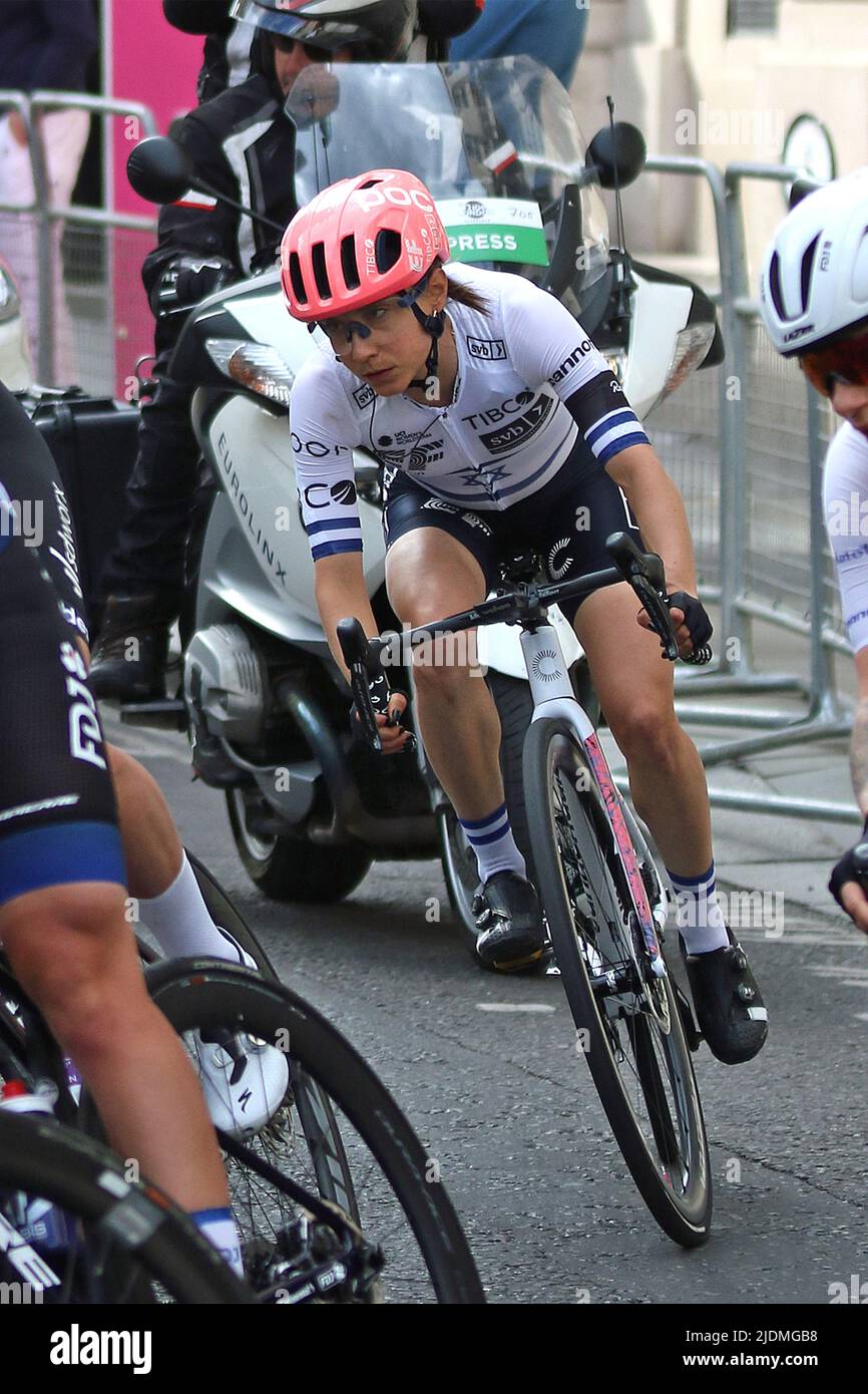 Omer Shapira di Israele del team EF Education TIBCO SVB nel RideLondon Classique 2022 Foto Stock