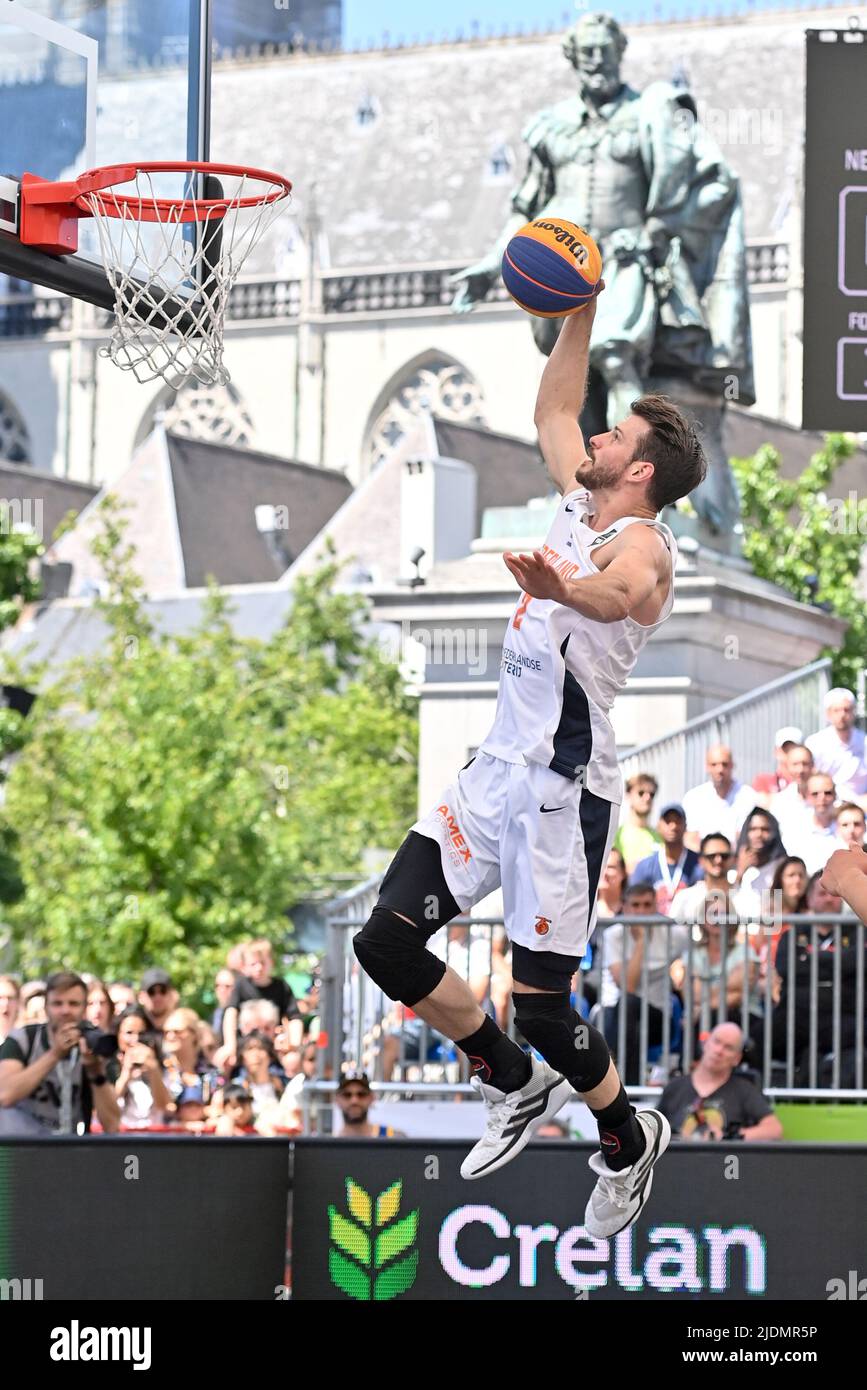 Anversa. Belgio, 22/06/2022, l'olandese Julian Jaring ha ritratto durante una partita di basket 3x3 tra Paesi Bassi e Polonia, nella fase di qualificazione maschile, alla Coppa del mondo FIBA 2022, mercoledì 22 giugno 2022, ad Anversa. La FIBA 3x3 Basket World Cup 2022 si svolge dal 21 al 26 giugno ad Anversa. BELGA FOTO DIRK WAEM Foto Stock