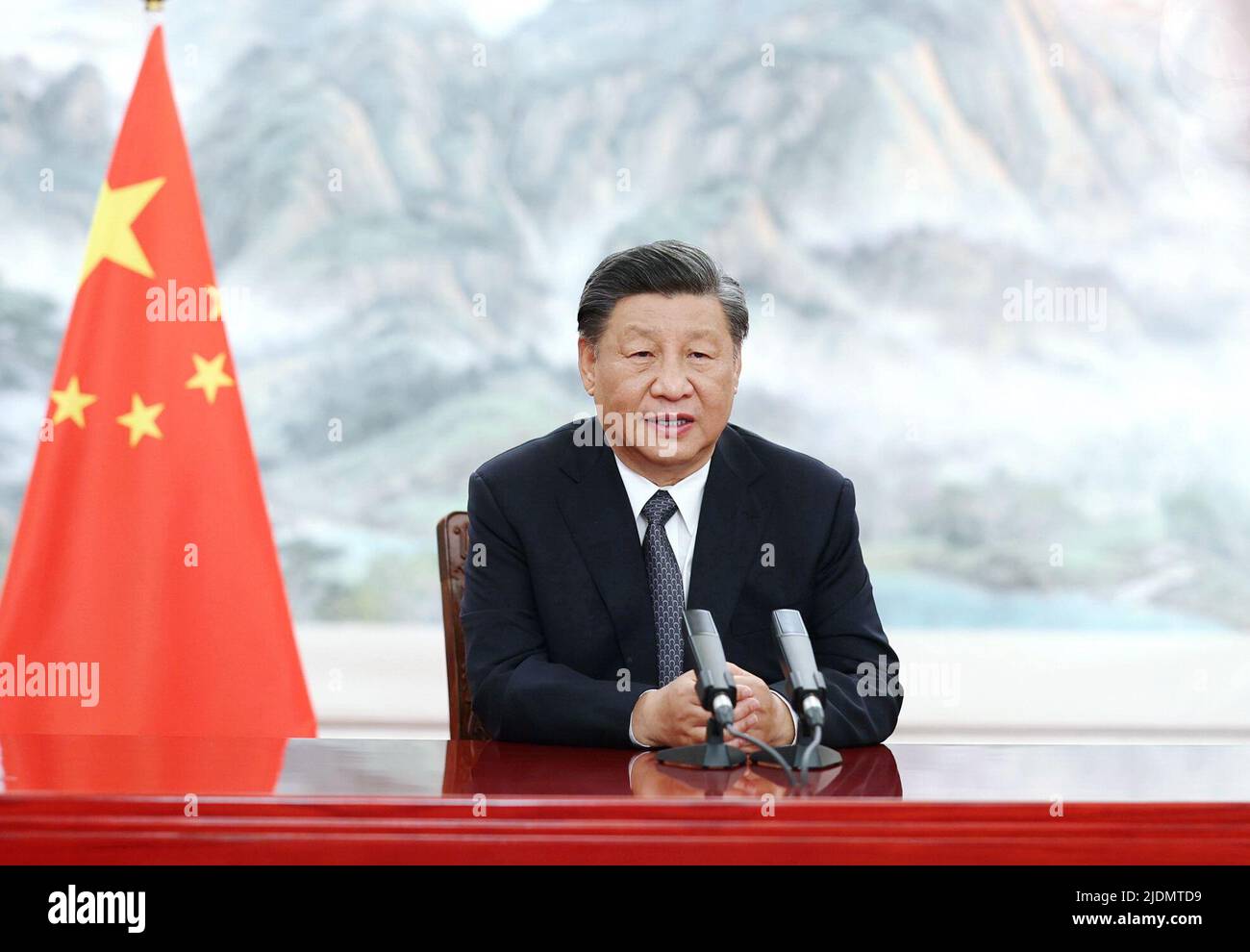 Pechino, Cina. 22nd giugno 2022. Il presidente cinese Xi Jinping ha tenuto un discorso in formato virtuale alla cerimonia di apertura del BRICS Business Forum, 22 giugno 2022. Credit: JU Peng/Xinhua/Alamy Live News Foto Stock