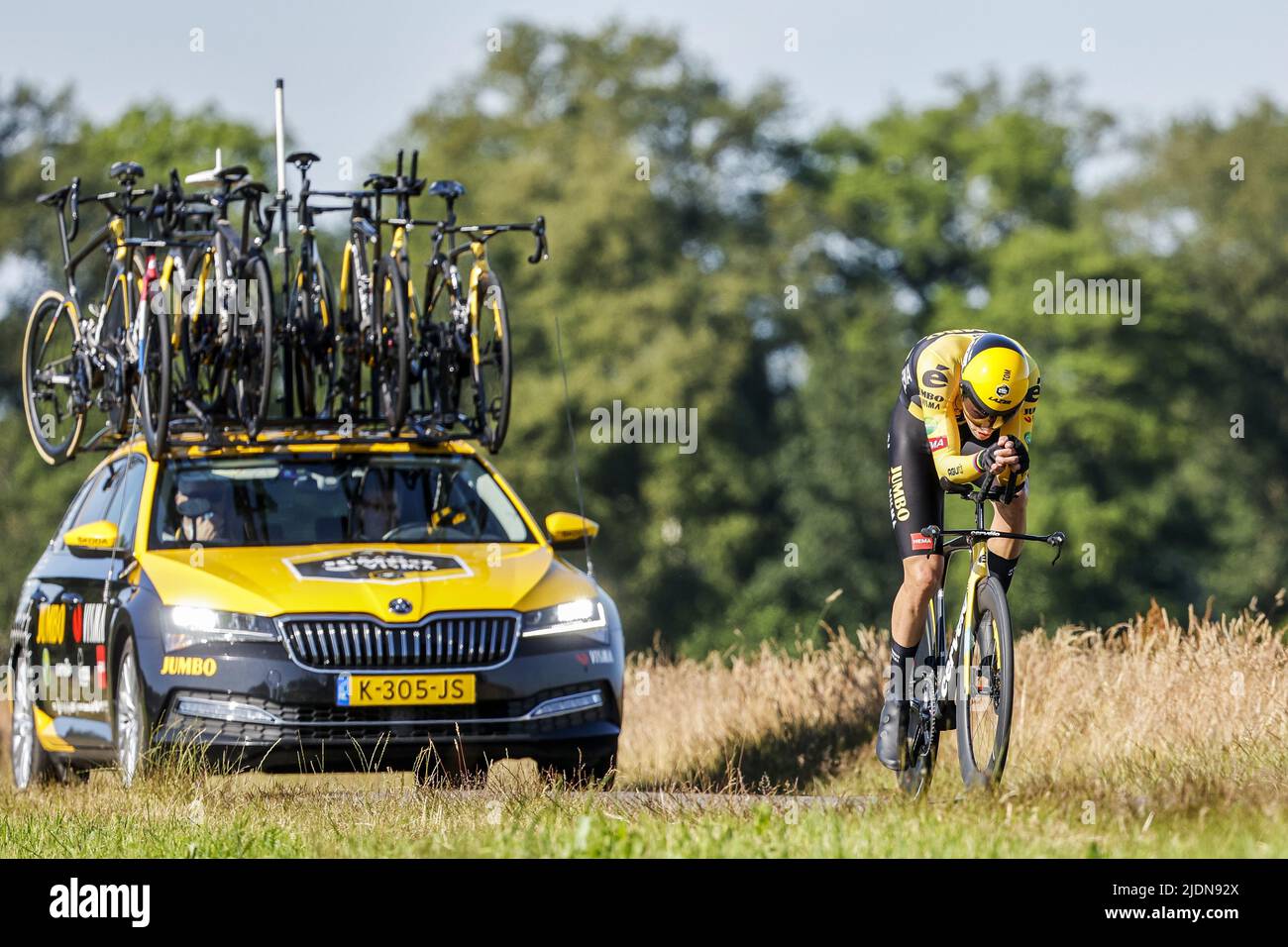 2022-06-22 18:01:20 EMMEN - ciclista Tom Dumoulin durante i campionati nazionali olandesi di prova di tempo a Drenthe. ANP BAS CZERWINSKI olanda OUT - belgio OUT Foto Stock