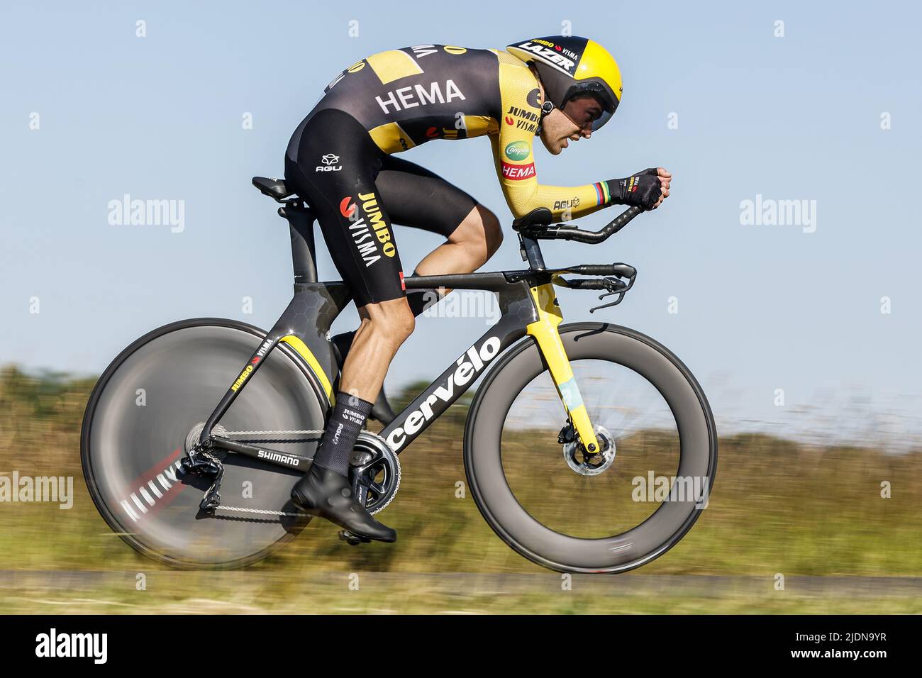EMMEN - ciclista Tom Dumoulin durante i Campionati nazionali olandesi di prova del tempo a Drenthe. ANP BAS CZERWINSKIA Foto Stock