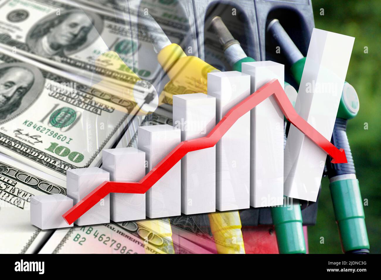Grafico economico: Freccia giù, pompe di gas e dollari di cassa. Calo del prezzo della benzina. Foto Stock