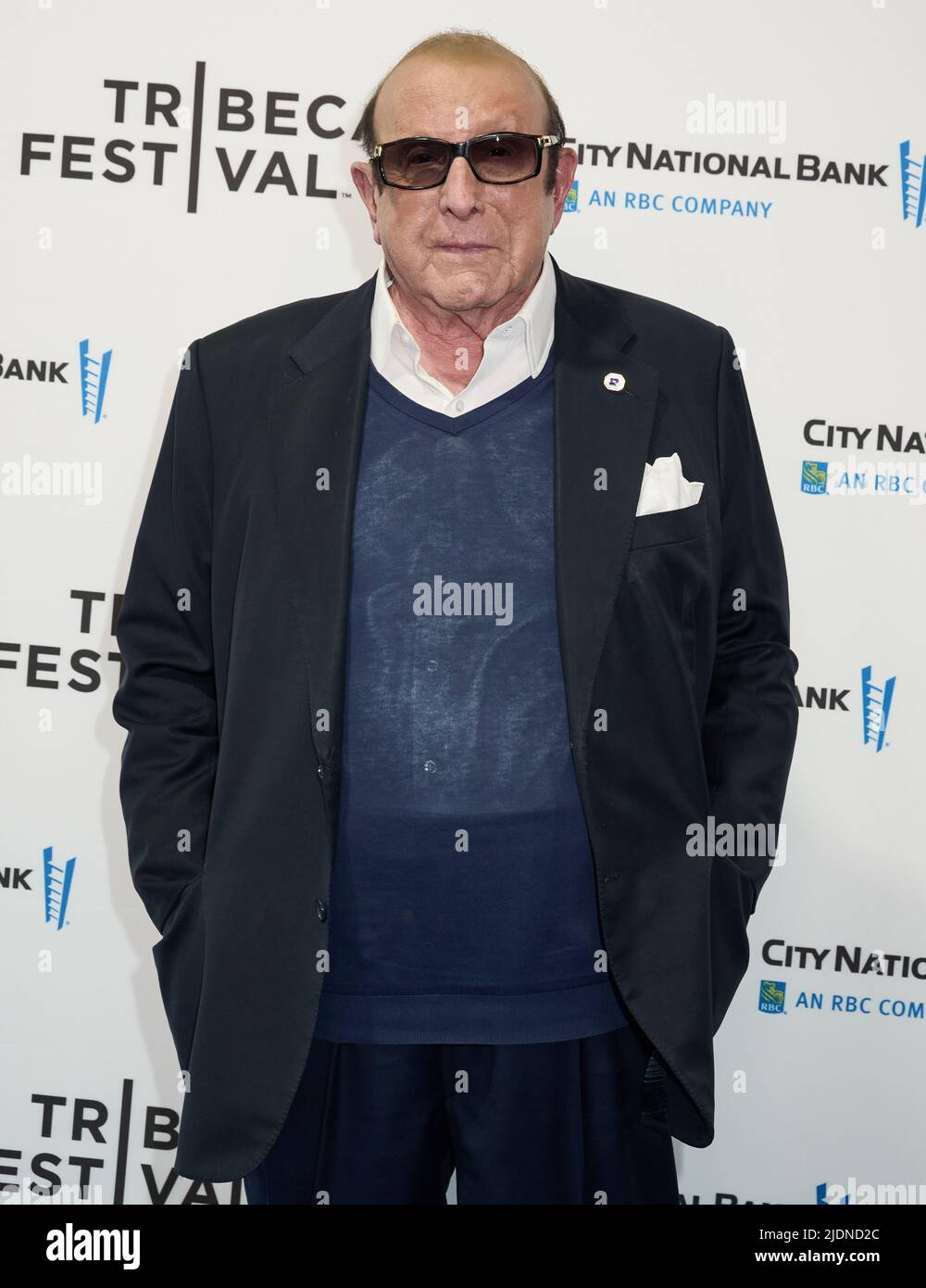 NEW YORK, NY, USA - 12 GIUGNO 2022: Clive Davis partecipa al Tribeca Festival Premiere di 'Hallelujah: Leonard Cohen, A Journey, A Song'. Foto Stock