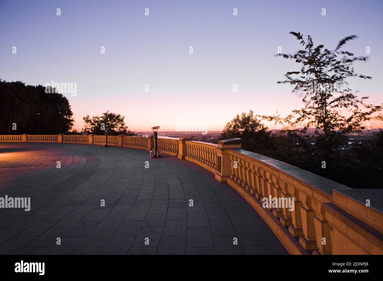 Il belvedere sul monte Royal all'alba, Montreal, Quebec, Canada. Foto Stock