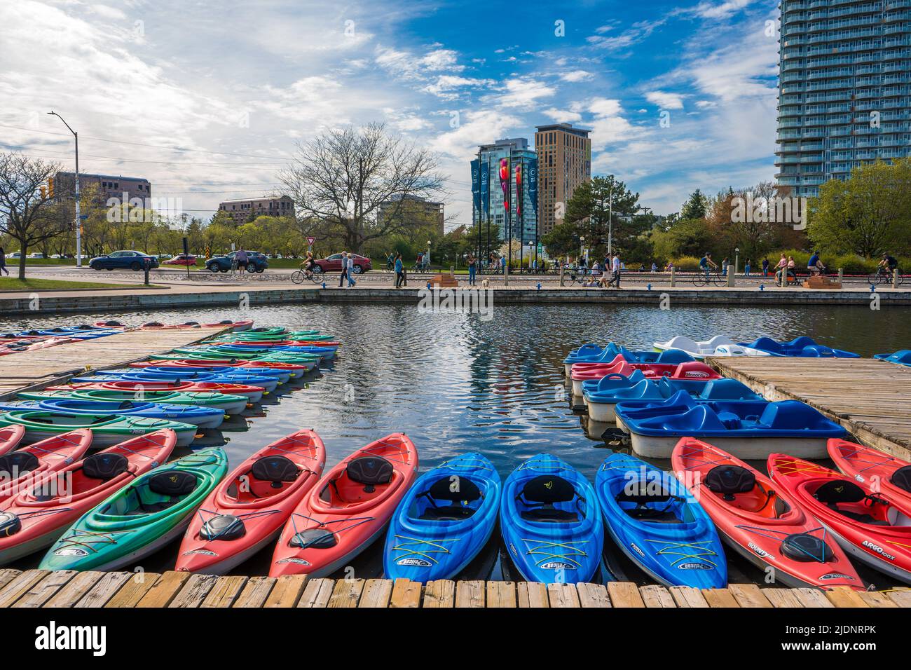 Le barche estive sono pronte per i turisti Foto Stock