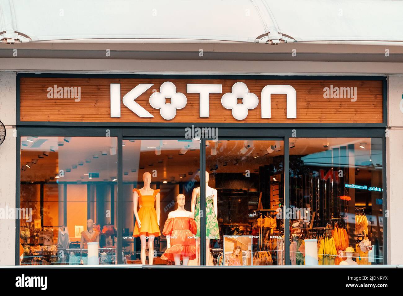 Koton turkey turkish shop immagini e fotografie stock ad alta risoluzione -  Alamy