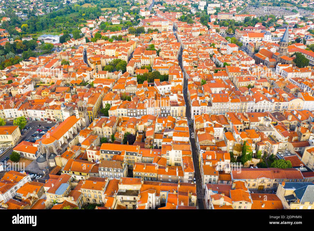 Veduta aerea della zona residenziale della città di Riom, Auvergne, Francia Foto Stock