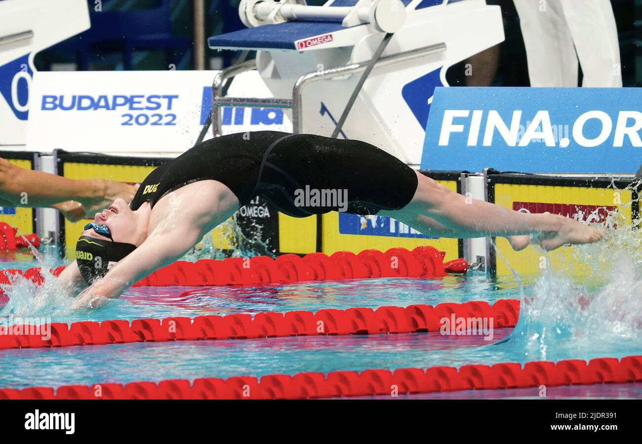 Maaike de Waard (NED) sulle semifinales del backstroke femminile 50m durante i Campionati mondiali di acquatica FINA del 19th il 21 giugno 2022 presso la Duna Arena di Budapest, Ungheria Foto di SCS/Soenar Chamid/AFLO (HOLLAND OUT) Foto Stock