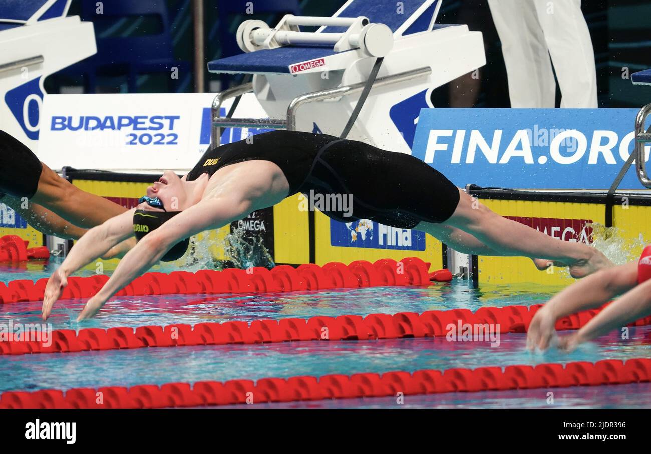 Maaike de Waard (NED) sulle semifinales del backstroke femminile 50m durante i Campionati mondiali di acquatica FINA del 19th il 21 giugno 2022 presso la Duna Arena di Budapest, Ungheria Foto di SCS/Soenar Chamid/AFLO (HOLLAND OUT) Foto Stock
