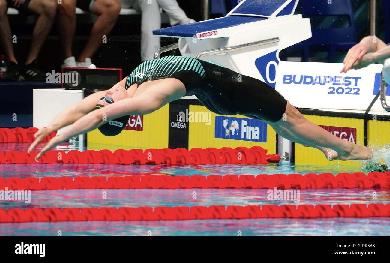 Kira Toussaint (NED) inizia in donna 50m semi-finales backstroke durante i Campionati mondiali di acquatica FINA del 19th il 21 giugno 2022 presso la Duna Arena di Budapest, Ungheria Foto di SCS/Soenar Chamid/AFLO (HOLLAND OUT) Foto Stock