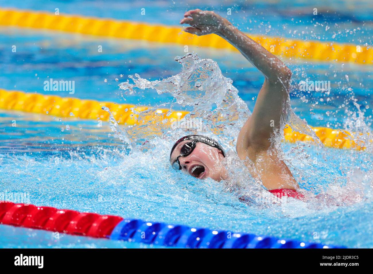 Budapest. 22nd giugno 2022. Taylor Ruck del Canada compete durante la finale femminile del relè freestyle 4x200m al FINA World Championships 19th a Budapest, Ungheria, il 22 giugno 2022. Credit: Zheng Huansong/Xinhua/Alamy Live News Foto Stock