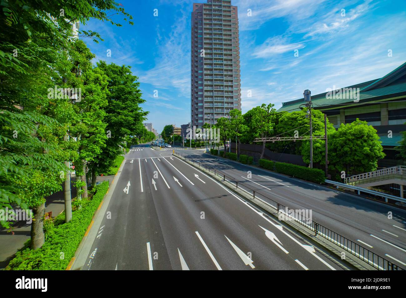 Una strada urbana vuota a Tokyo grandshot Foto Stock
