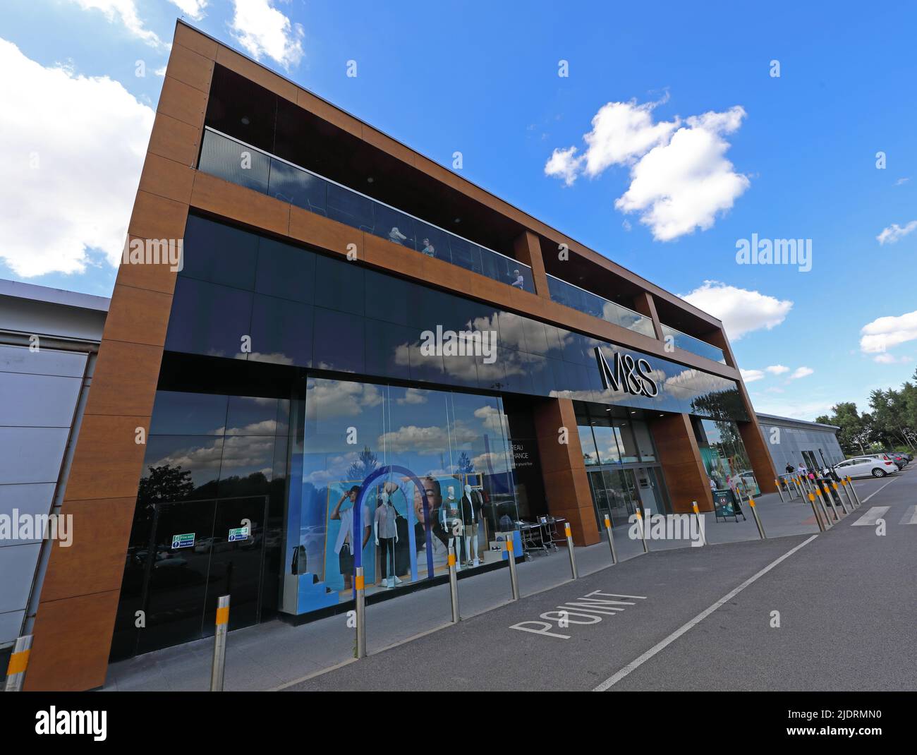 Marks e Spencer fuori città, Gemini, Europa Blvd, Westbrook, Warrington, Cheshire, Inghilterra, Regno Unito, WA5 7WG Foto Stock