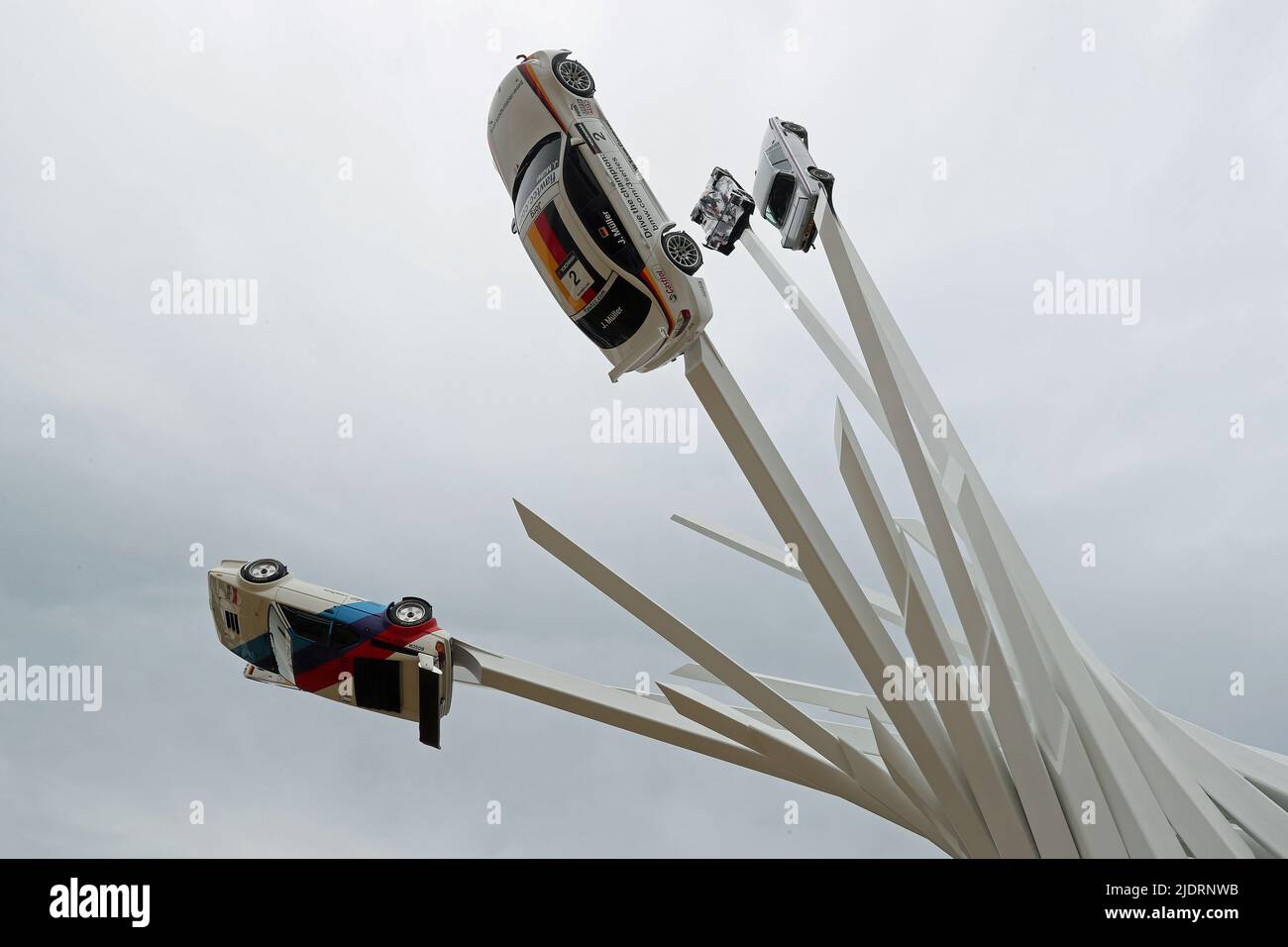 Goodwood, West Sussex, Regno Unito 23rd giugno 2022. La BMW è la caratteristica centrale del Goodwood Festival of Speed – “gli innovatori – i maestri del motorsport”, a Goodwood, West Sussex, Regno Unito. © Malcolm Greig/Alamy Live News Foto Stock