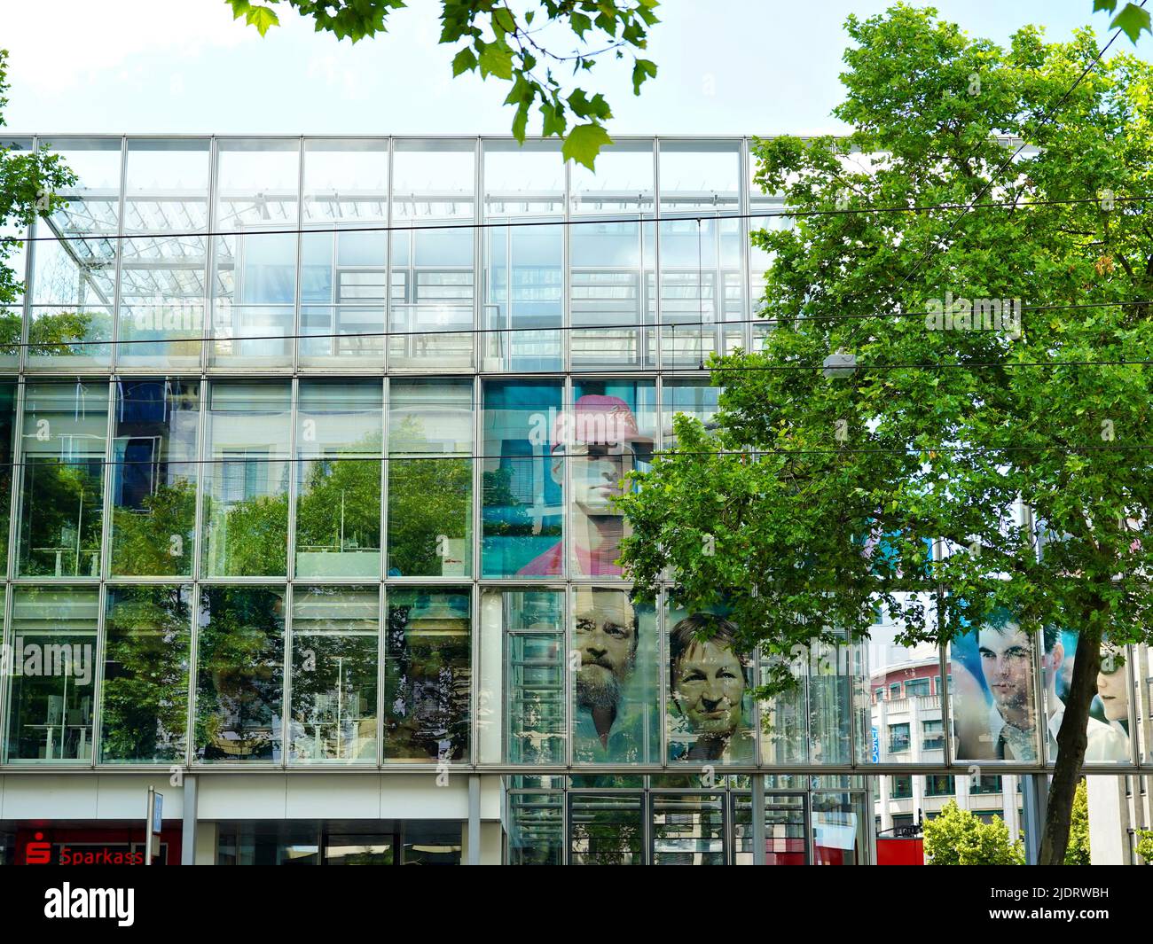 Moderno edificio commerciale nel centro di Düsseldorf/Germania. Foto Stock