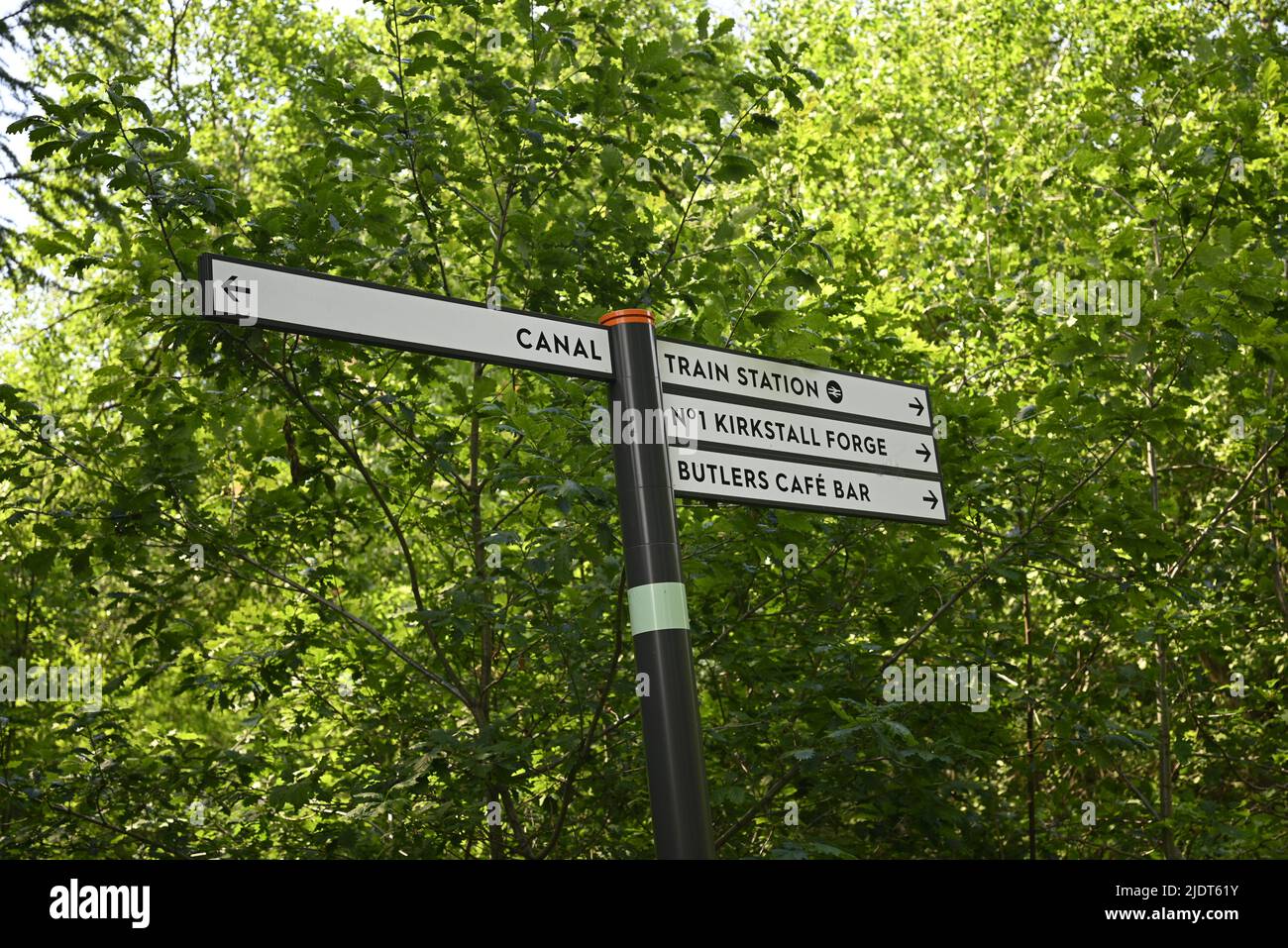 Passeggiata lungo il fiume Aire Foto Stock