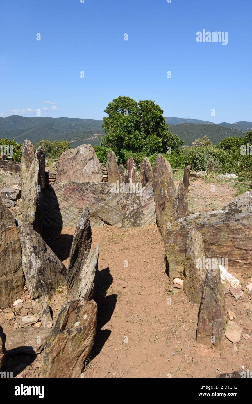 Camera di sepoltura neolitica o megalitica, tomba antica o Dolmen di Gaoutabry, la Londe-les-Maures, Var Provenza Francia Foto Stock