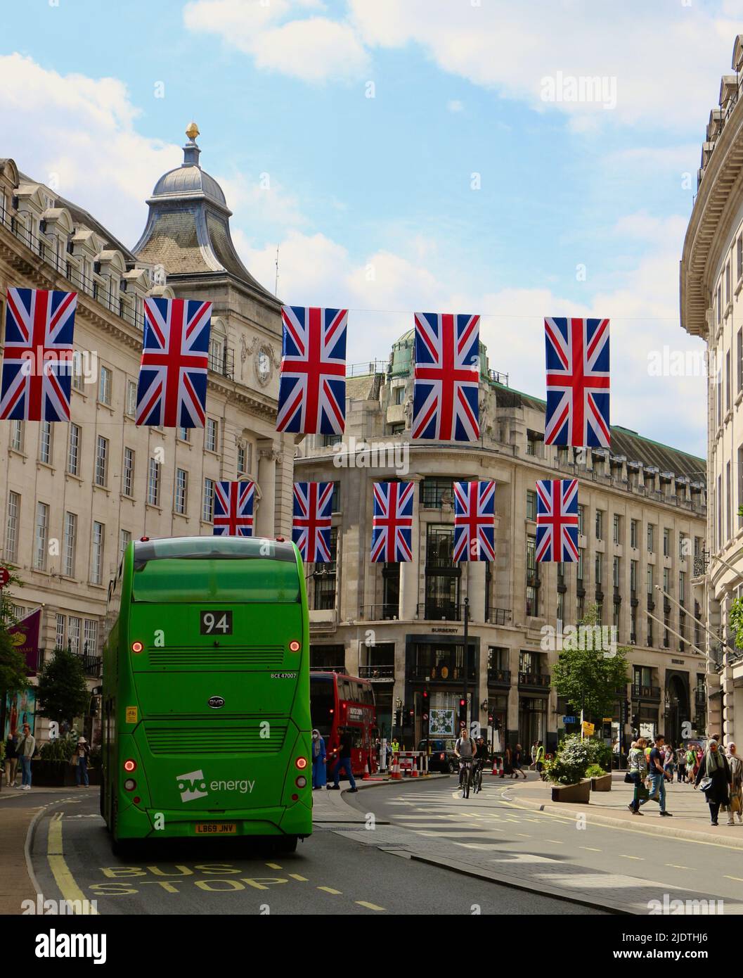 Vista lungo la curva Piccadilly End di Regent Street Londra Inghilterra Regno Unito giugno 2022 Foto Stock