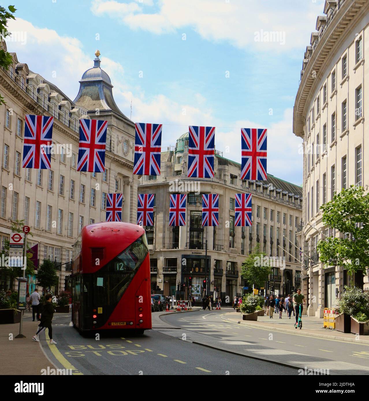 Vista lungo la curva Piccadilly End di Regent Street Londra Inghilterra Regno Unito giugno 2022 Foto Stock