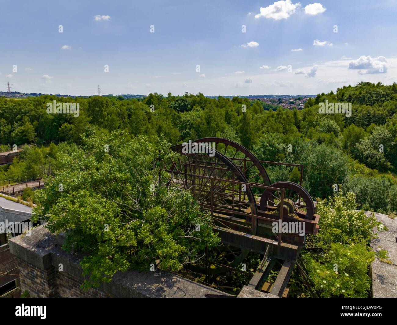 Chatterley Whitfield abbandonò la cava dismessa ex miniera e museo Stoke on Trent Staffordshire Drone fotografia aerea Foto Stock
