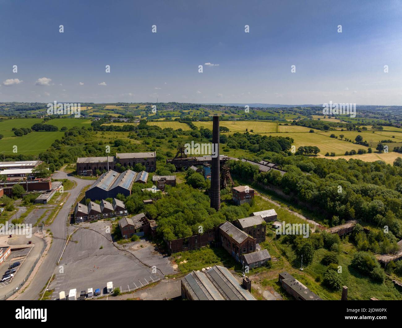 Chatterley Whitfield abbandonò la cava dismessa ex miniera e museo Stoke on Trent Staffordshire Drone fotografia aerea Foto Stock