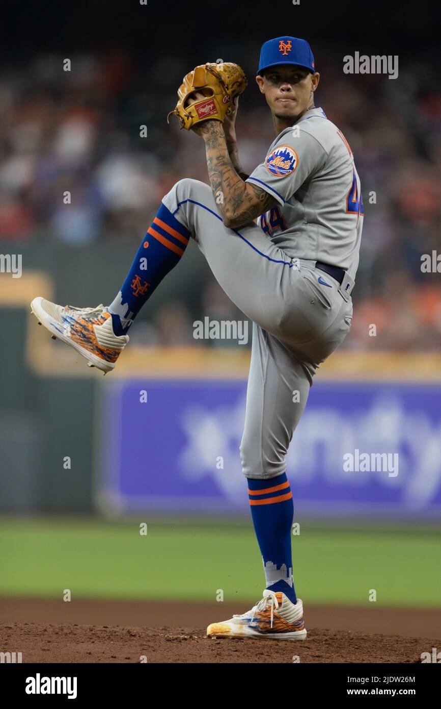 Il lanciatore di sollievo di New York Mets Yoan Lopez (44) si piazza nel quarto inning contro gli Houston Astros. Gli Astros sconfiggono i Mets 5-3, mercoledì, giugno Foto Stock