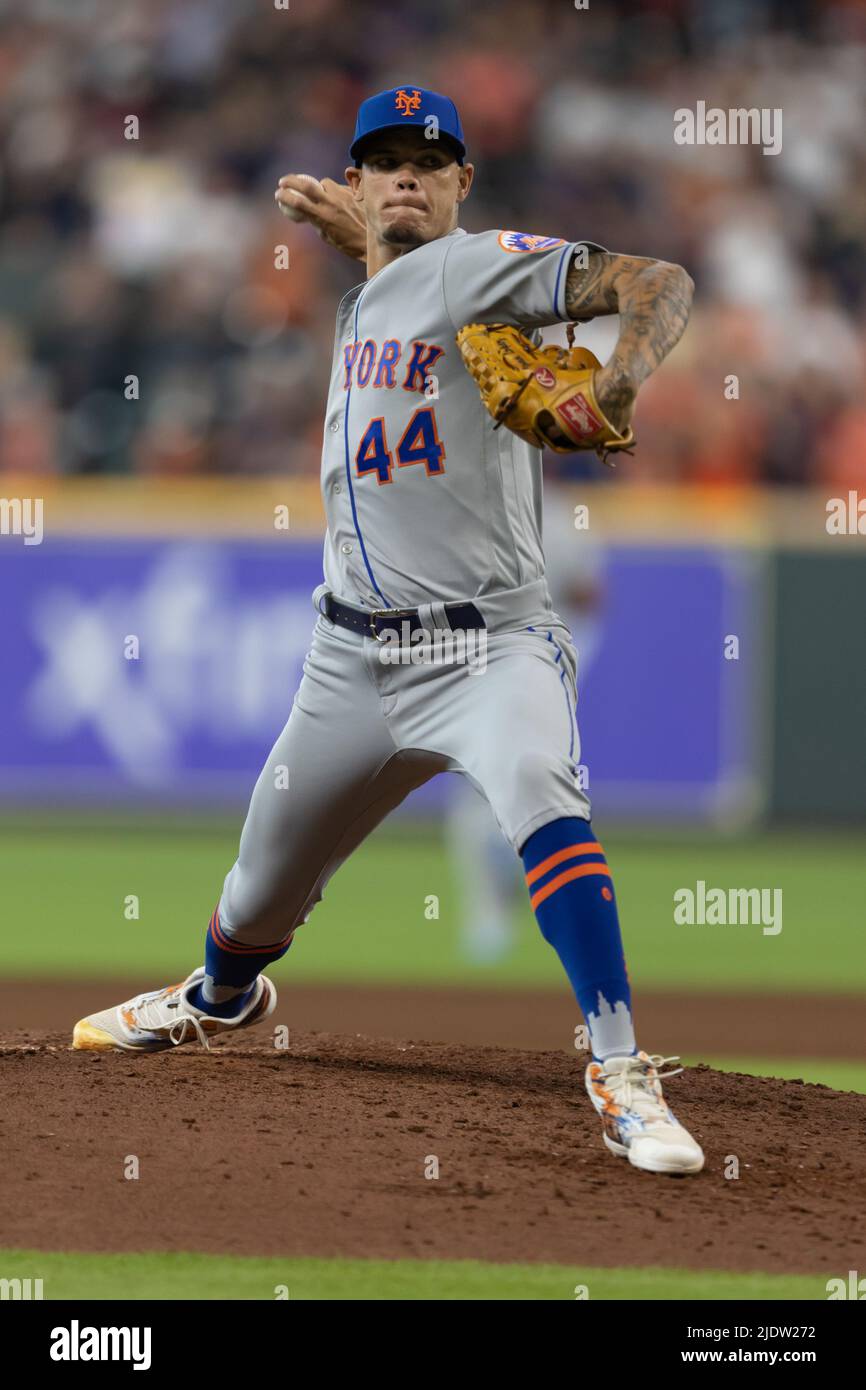 Il lanciatore di sollievo di New York Mets Yoan Lopez (44) si piazza nel quarto inning contro gli Houston Astros. Gli Astros sconfiggono i Mets 5-3, mercoledì, giugno Foto Stock
