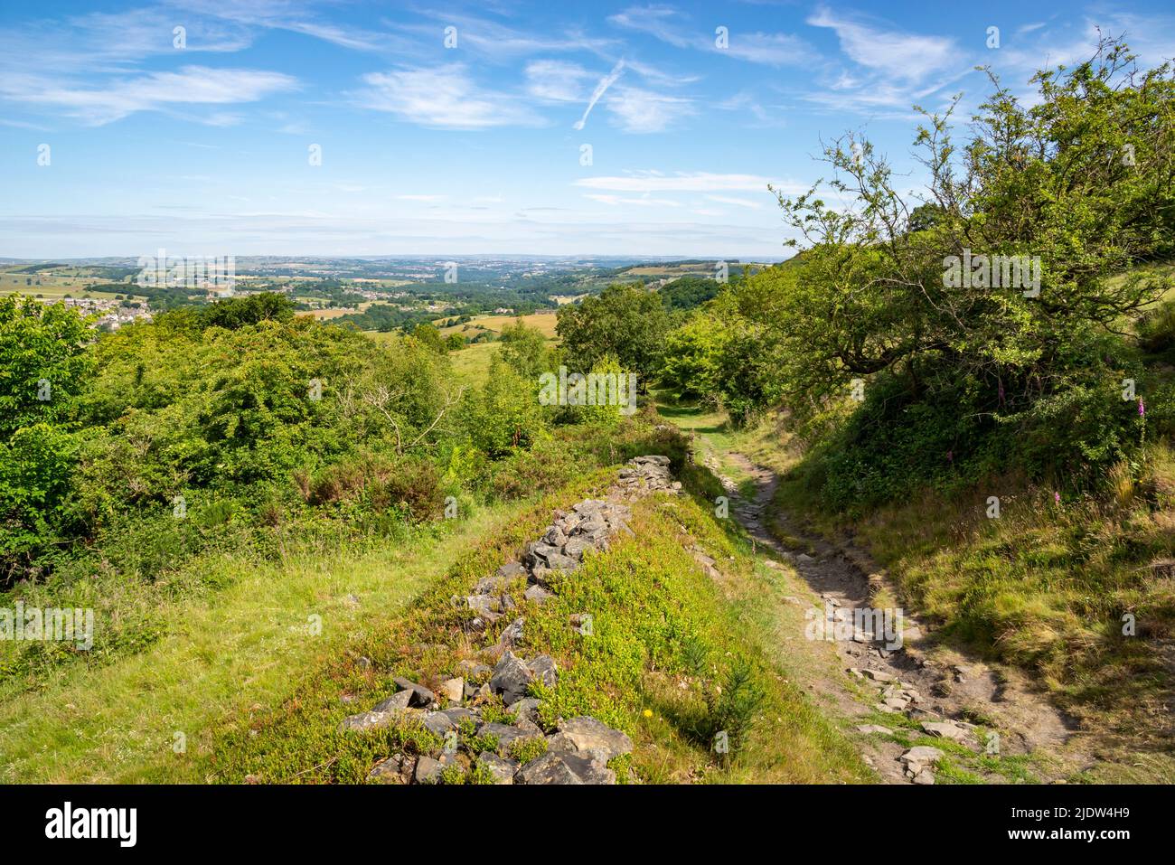 Splendida campagna dello Yorkshire intorno a Hepworth e Holmfirth in una giornata estiva soleggiata. Area utilizzata nelle riprese della serie tv "Last of the Summer Wine" Foto Stock