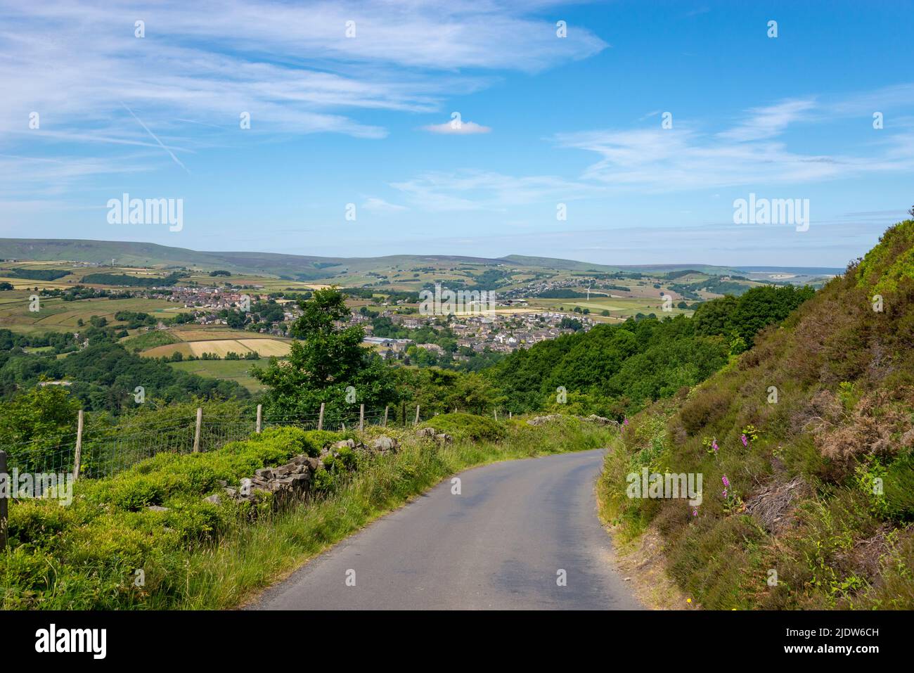 Splendida campagna dello Yorkshire intorno a Hepworth e Holmfirth in una giornata estiva soleggiata. Area utilizzata nelle riprese della serie tv "Last of the Summer Wine" Foto Stock