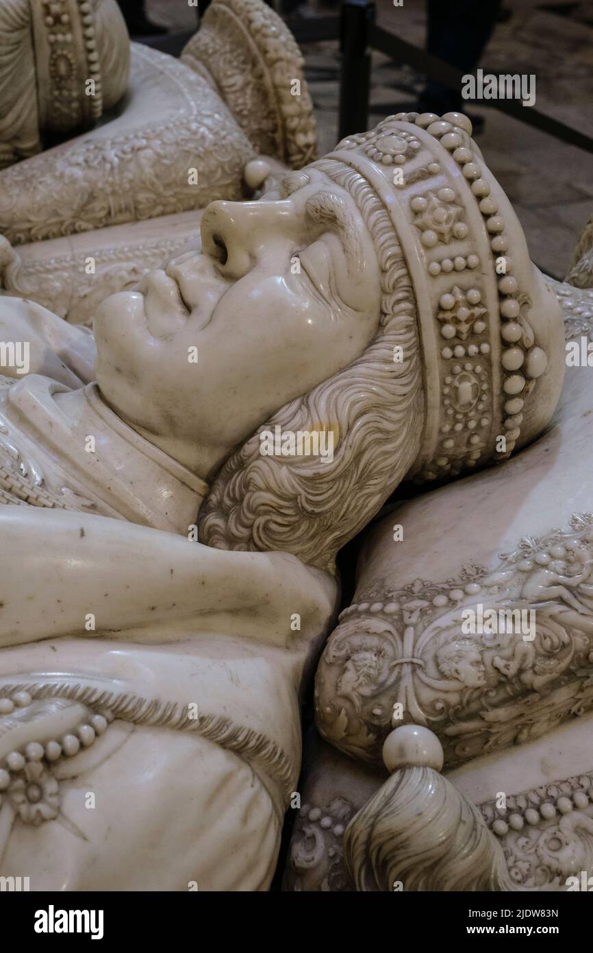 Spagna, Burgos. Cattedrale di Santa Maria, patrimonio dell'umanità. Alabastro Effigy di Don Pedro Fernandez de Velasco, primo conestabile di Burgos. Foto Stock