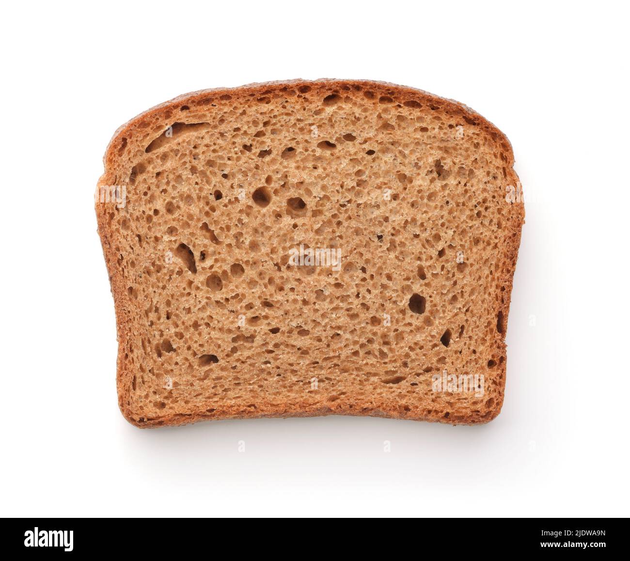 Vista dall'alto di una fetta di pane di segale isolato su bianco Foto Stock