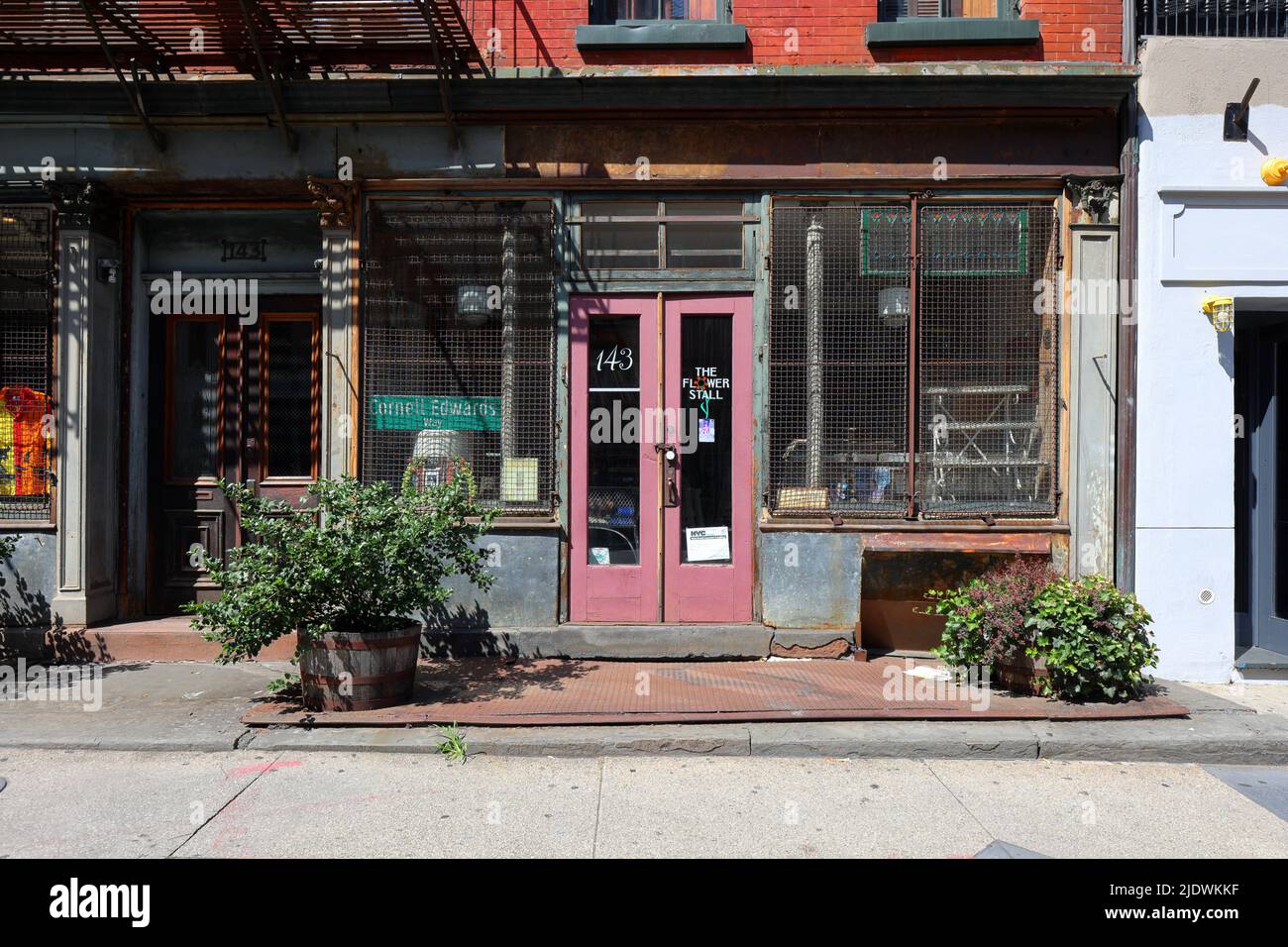 The Flower Stall, 143, e 13th St, New York, NYC foto di un negozio di piante nel quartiere East Village di Manhattan. Foto Stock