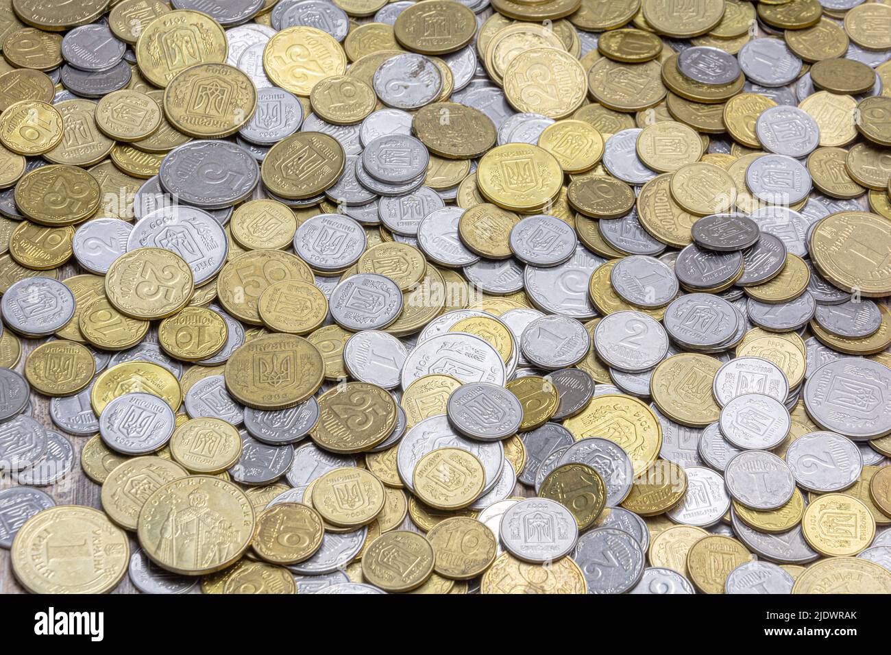 Monete nuove e vecchie dell'Ucraina. Fondo delle monete ucraine. Foto Stock