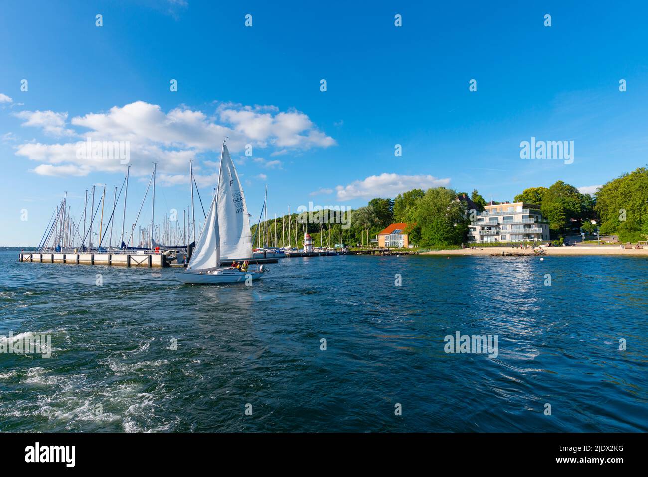 Marina Mönkeberg o Moenkeberg, distretto di Plön o Ploen, fiordo di Kiel, Mar Baltico, Schleswig-Holstein, Germania settentrionale, Europa centrale Foto Stock