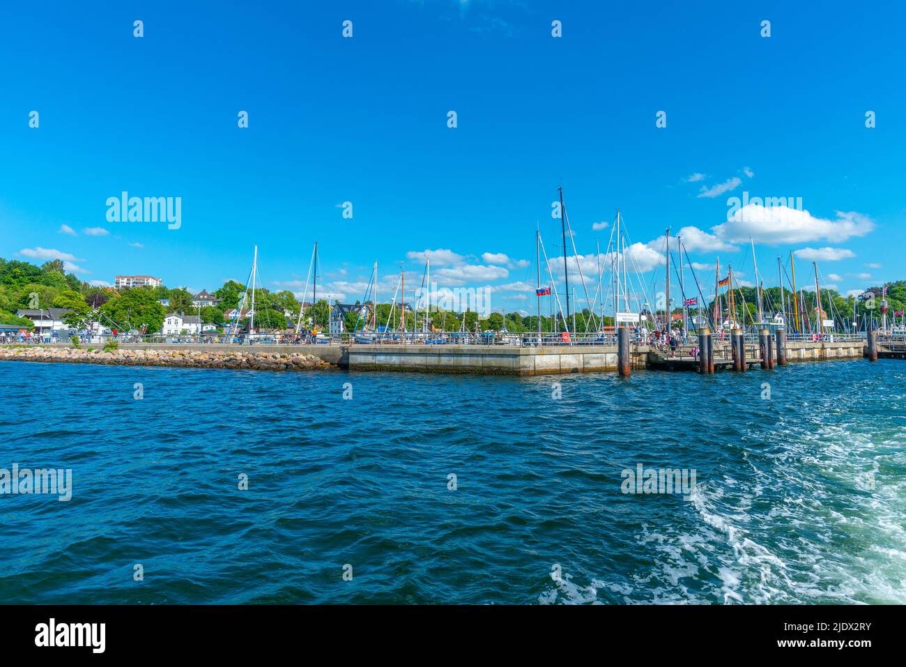 Piccola città di Heikendorf sul fiordo di Kiel, distretto di Plön, Mar Baltico, Schleswig-Holstein, Germania settentrionale, Europa Foto Stock