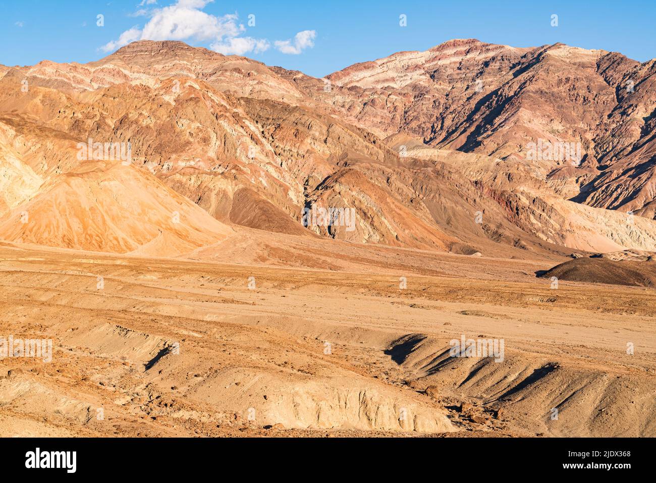Montagne colorate lungo Artists Drive nel Death Valley National Park, California Foto Stock