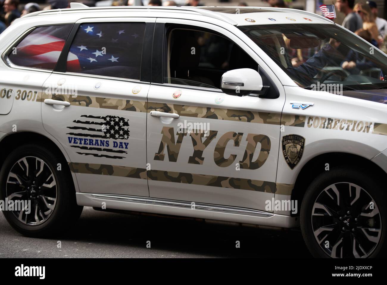 Manhattan, USA - 11. Novembre 2021: New York correctional Department Vehicle. Veterans Day Parade a New York. Reparto correzioni camion, NYCD Foto Stock