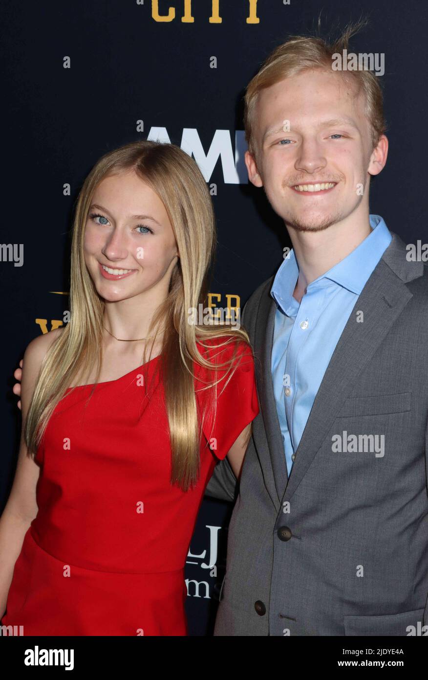 Hollywood, Stati Uniti. 23rd giugno 2022. Isabella Ruby, Austin Stagner 06/23/2022 la Premiere di Los Angeles di 'Murder at Yellowstone City' tenuto al Harmony Gold Theatre di Hollywood, CA Foto di Izumi Hasegawa/Hollywood News Wire Inc. Credit: Hollywood News Wire Inc./Alamy Live News Foto Stock