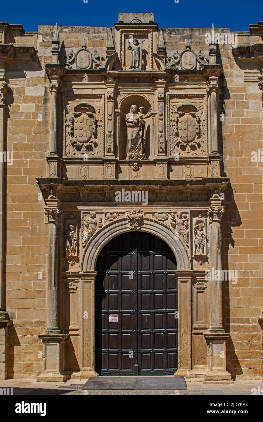 Úbeda, Jaén, Spagna. Portada de la Consolada nella Basílica de Santa María de los Reales Alcázares Foto Stock