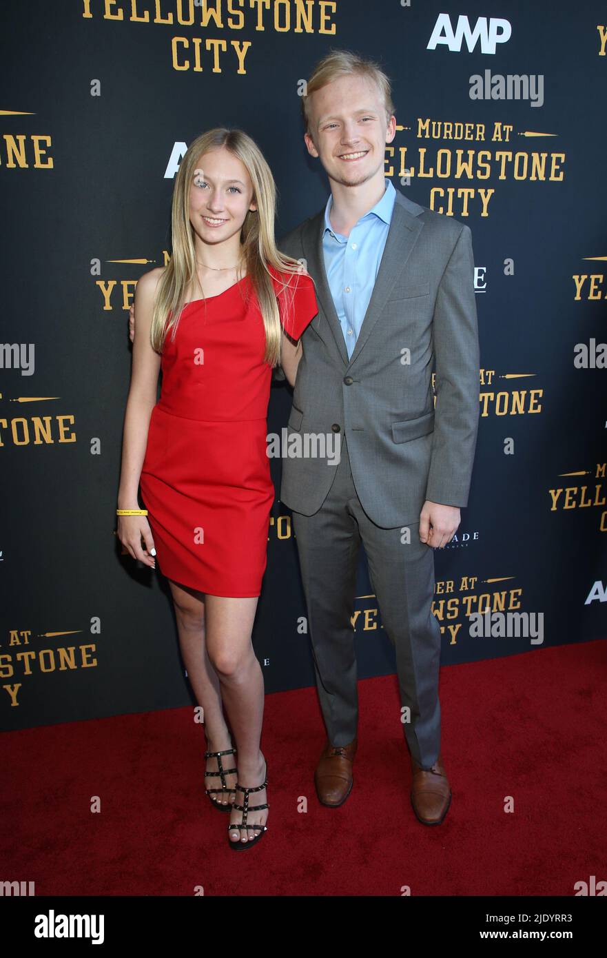 23 giugno 2022 - Los Angeles, California - Isabella Ruby, Austin Stagner, ''la prima di Murder at Yellowstone City tenutasi all'Harmony Gold di Los Angeles. Foto Stock