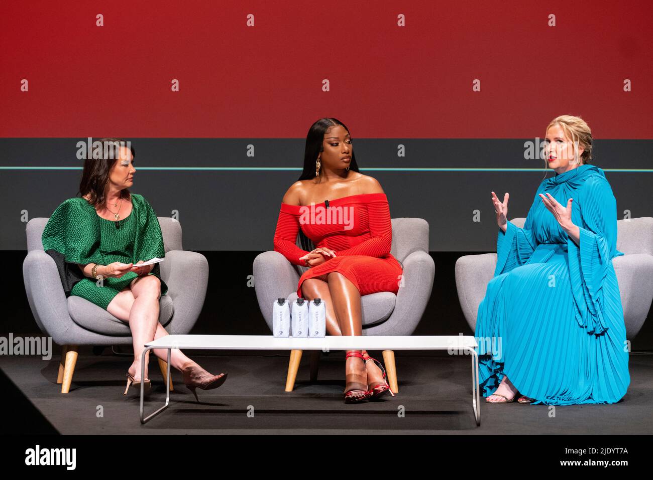 Cannes, Francia, 23 giugno 2022, Margaret Johnson, Megan Thee Stallion (artista di registrazione, filantropo, cantautore e icona culturale in continua evoluzione) e Jessica Spaulding (Chief Marketing Officer PepsiCo Foods) hanno partecipato a Goodby Silverstein & Partners al Festival Lions di Cannes - Festival Internazionale della creatività © ifnm PRESS / Alamy Live Foto Stock