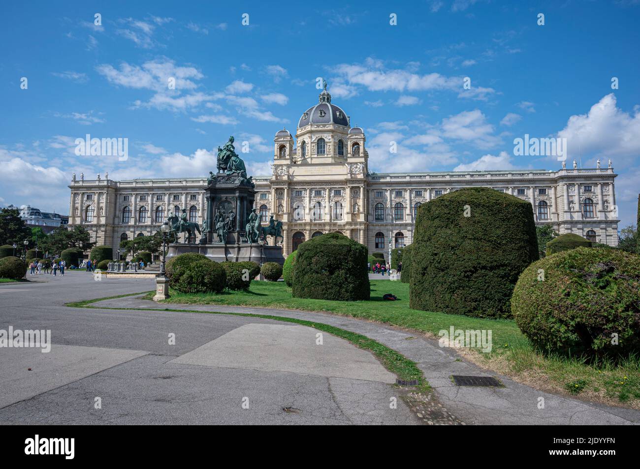 Monumento di Maria Theresia e Museo di Storia Naturale a Maria-Theresien-Platz a Vienna, Austria Foto Stock