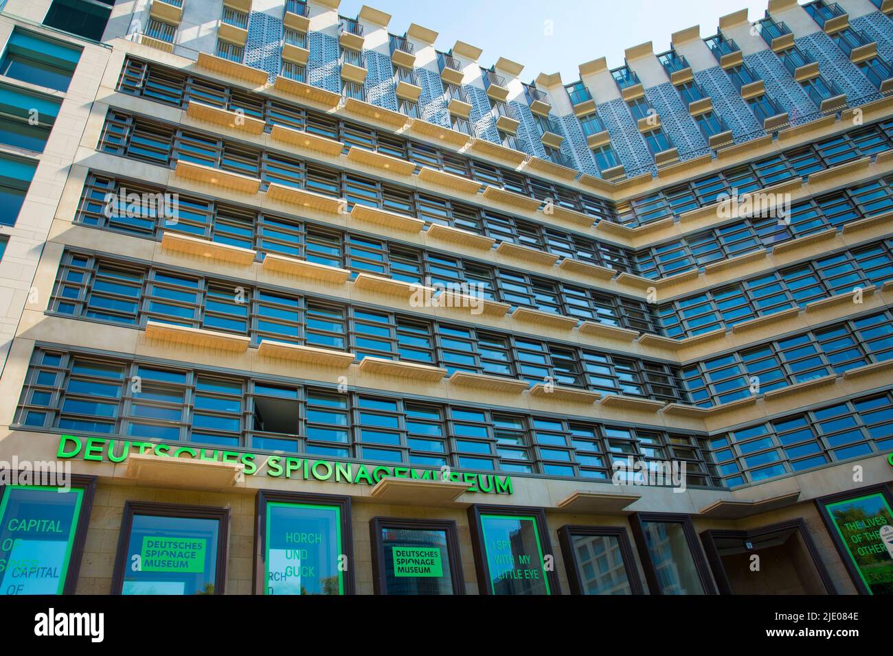 Berlino, Germania, giugno 2022, Editoriale illustrativo: Vista sul Museo tedesco della spia a Potzdamer Platz a Berlino Foto Stock