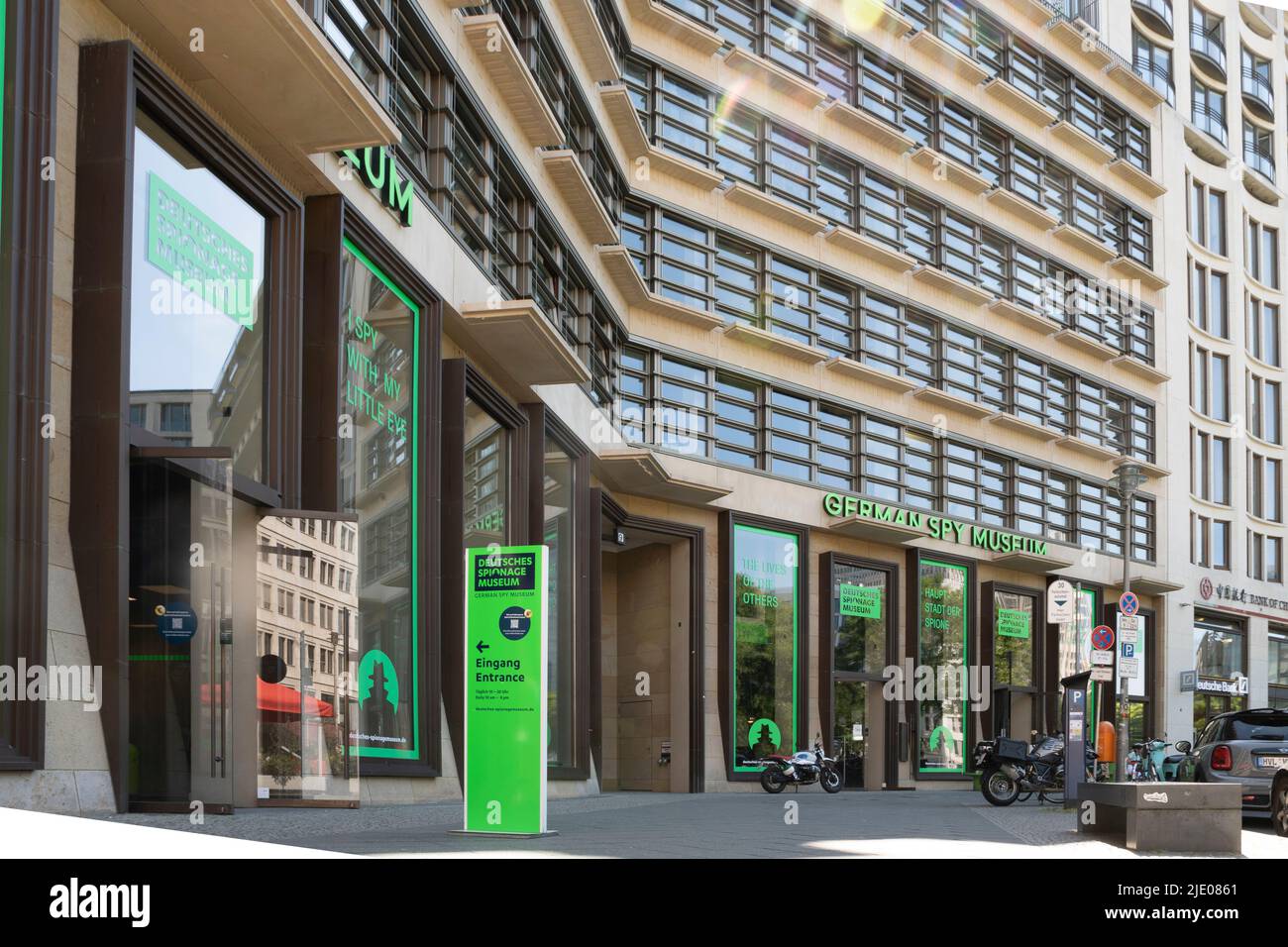 Berlino, Germania, giugno 2022, Editoriale illustrativo: Vista sul Museo tedesco della spia a Potzdamer Platz a Berlino Foto Stock