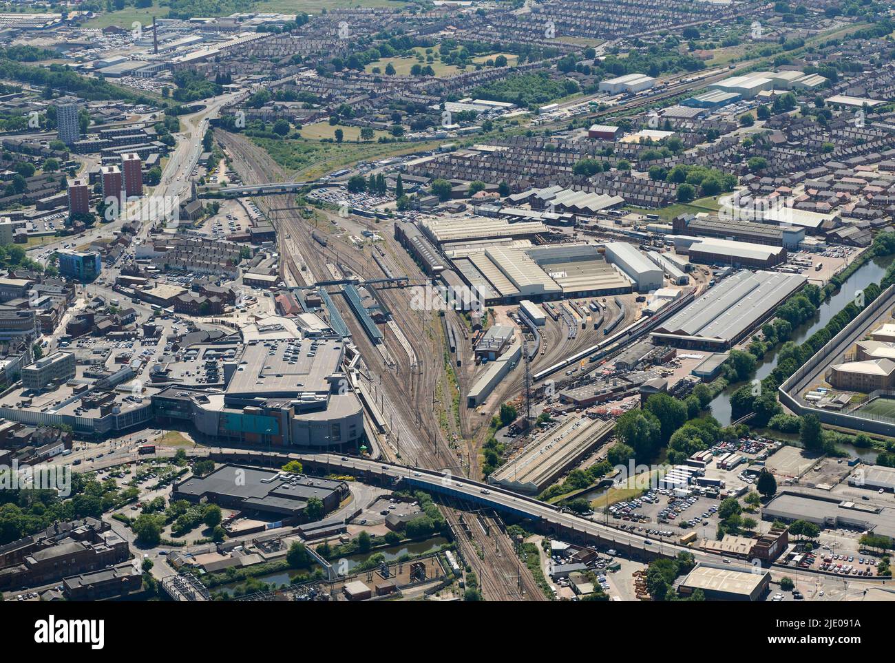 Una vista aerea dei lavori ferroviari e della stazione della città di Doncaster, South Yorkshire, Northern England, UK Foto Stock