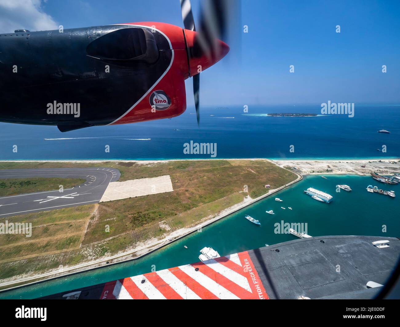Idrovolante, De Havilland Canada DHC-6 300 Twin Otter, Over Male International Airport, Hulhule, Maldive Foto Stock