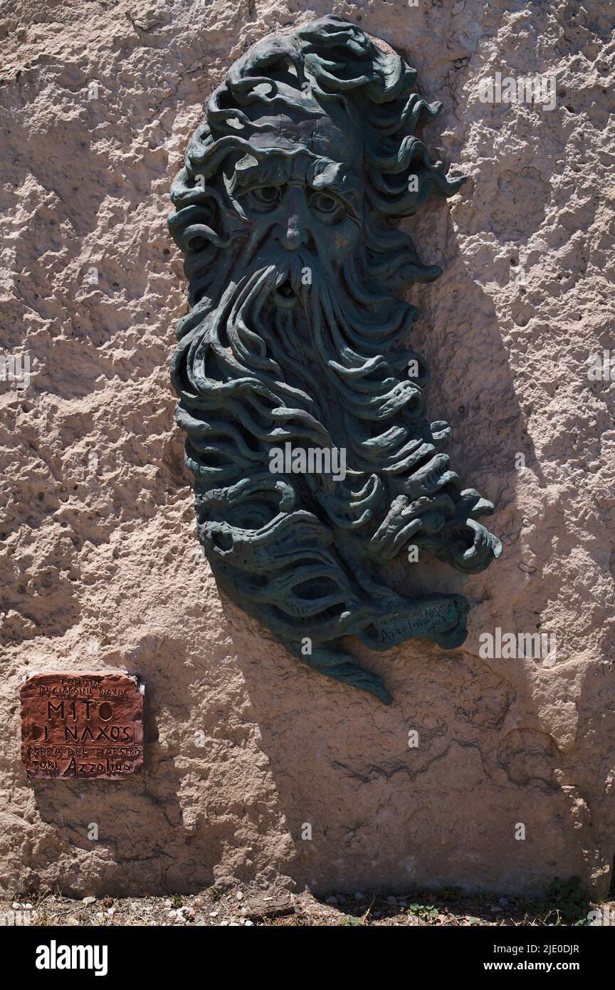 Scultura il Mito di Naxos, di Maestro Turi Azzolino, Giardini-Naxos, Sicilia, Italia Foto Stock