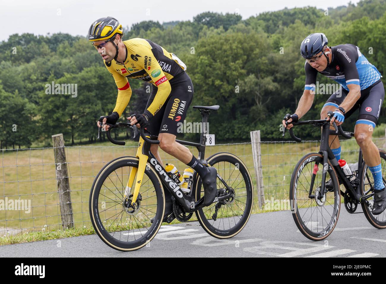 Drenthe, Paesi Bassi. 24th giugno 2022. EMMEN - ciclista Tom Dumoulin in azione durante i Campionati nazionali di bicicletta a Drenthe. ANP BAS CZERWINSKIA Credit: ANP/Alamy Live News Foto Stock